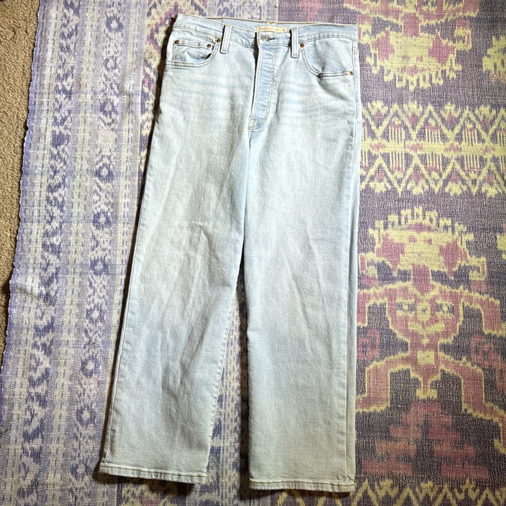 Levi's Women's Ribcage Straight Ankle Jeans - Picture 10 of 14